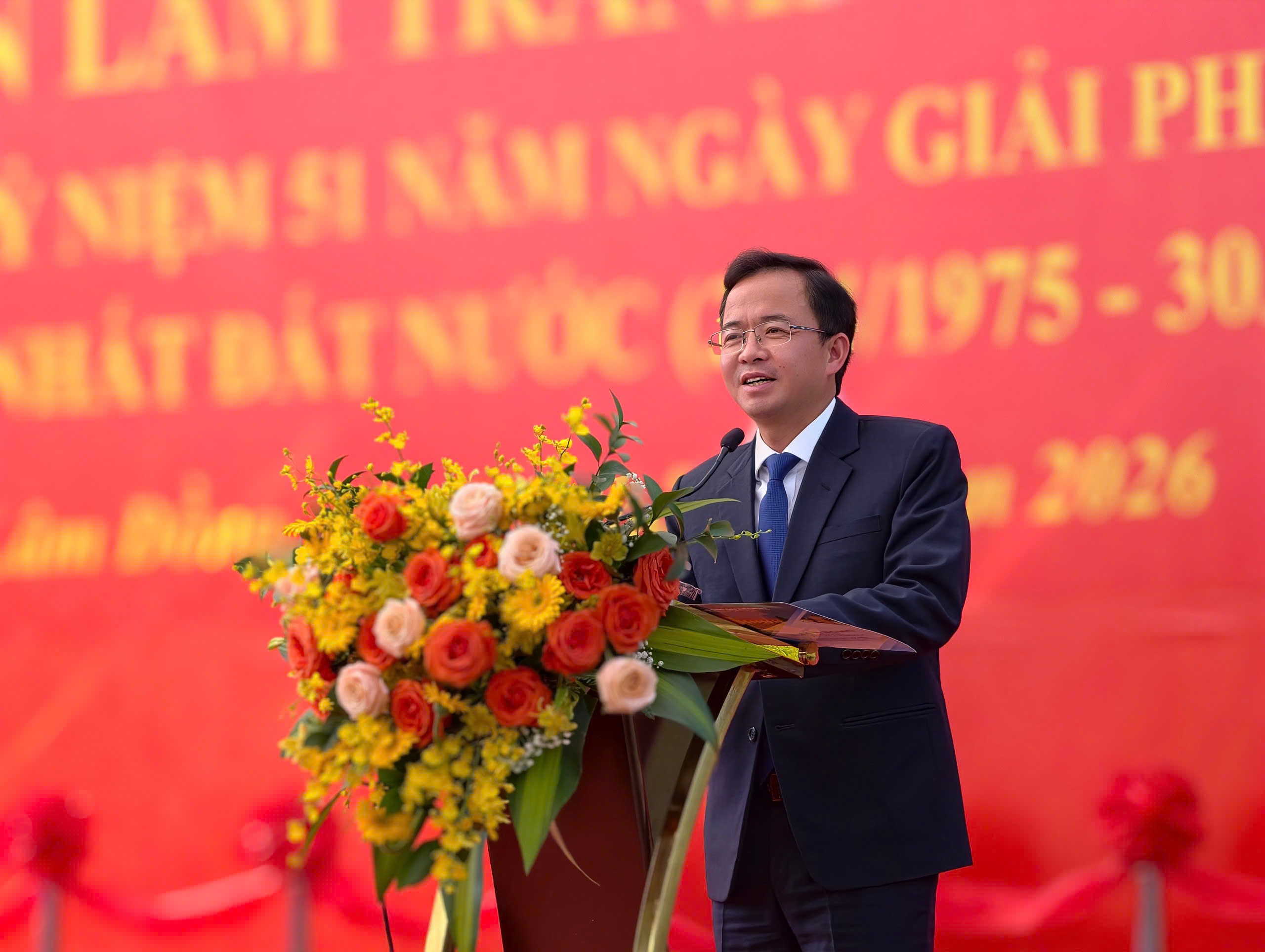 Lâm Đồng triển lãm tranh cổ động kỷ niệm 51 năm Ngày thống nhất đất nước - 3