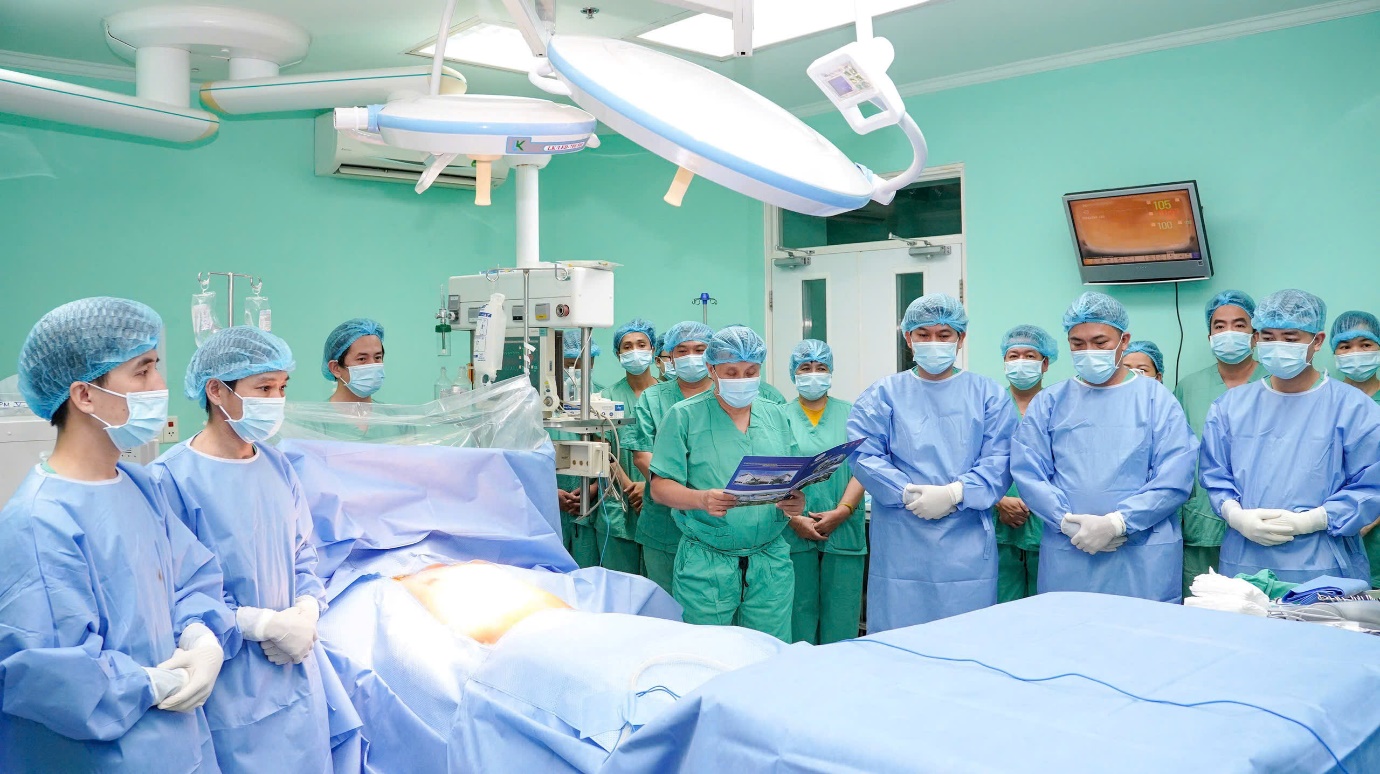 1 nghĩa cử hiến tạng, 6 cuộc đời hồi sinh - 1