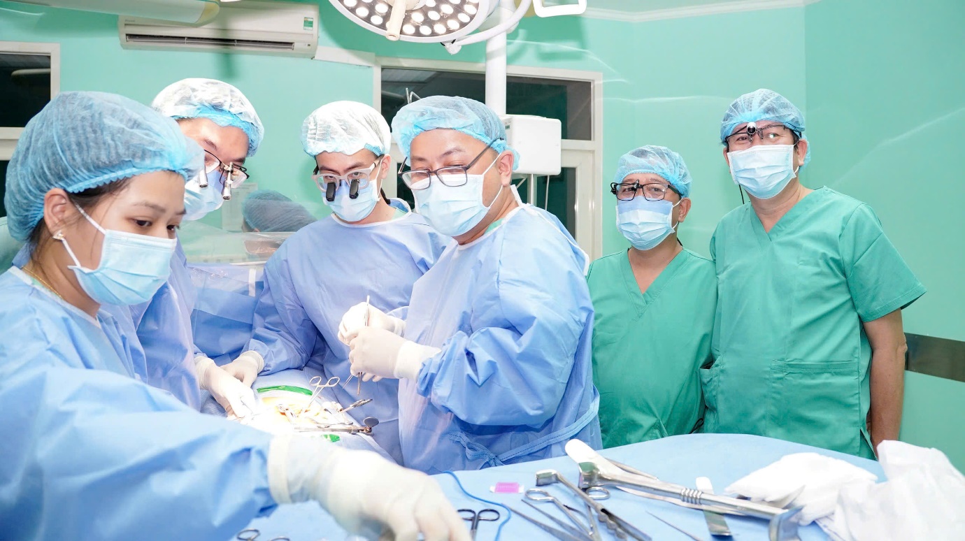 1 nghĩa cử hiến tạng, 6 cuộc đời hồi sinh - 2