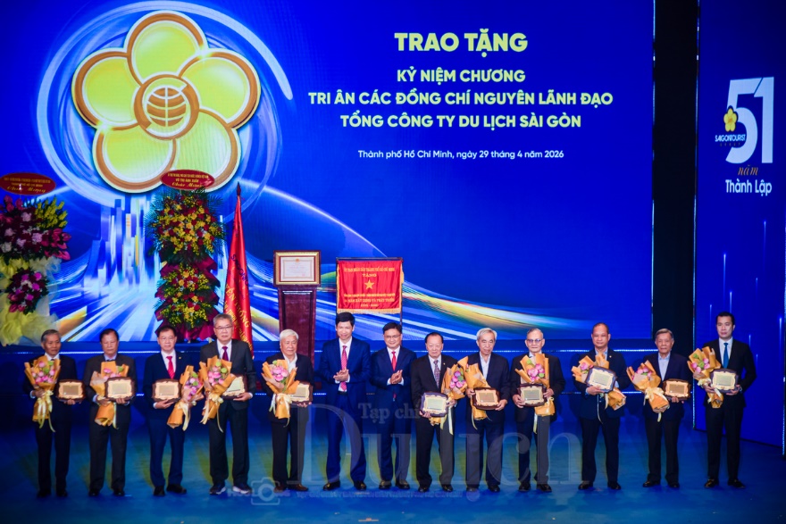 Dấu ấn 50 năm Saigontourist Group vinh dự đón nhận Huân chương cao quý - 6