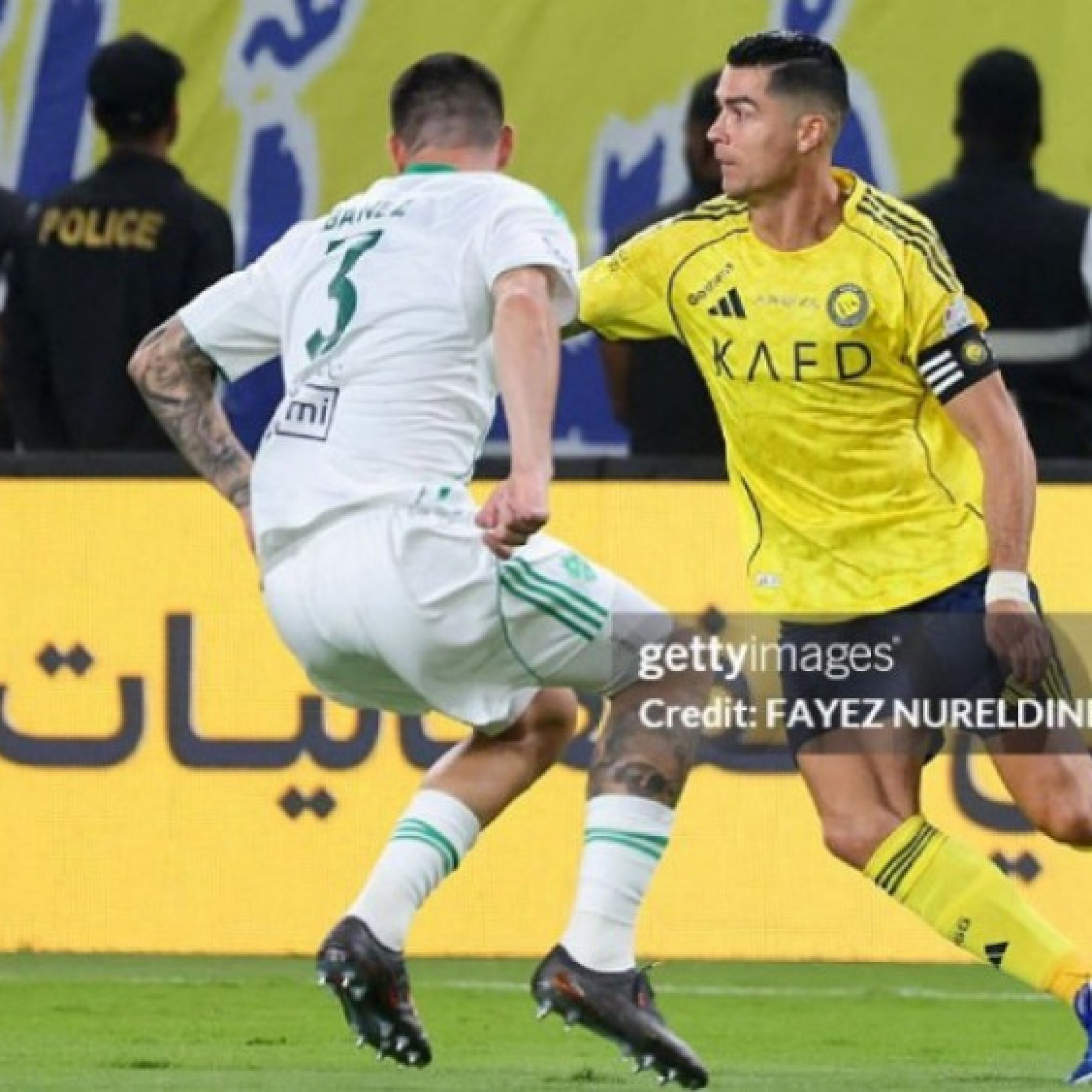  - "Siêu nhân" Ronaldo bật cao ghi bàn 970, cách danh hiệu đầu tiên ở Ả Rập mấy điểm?