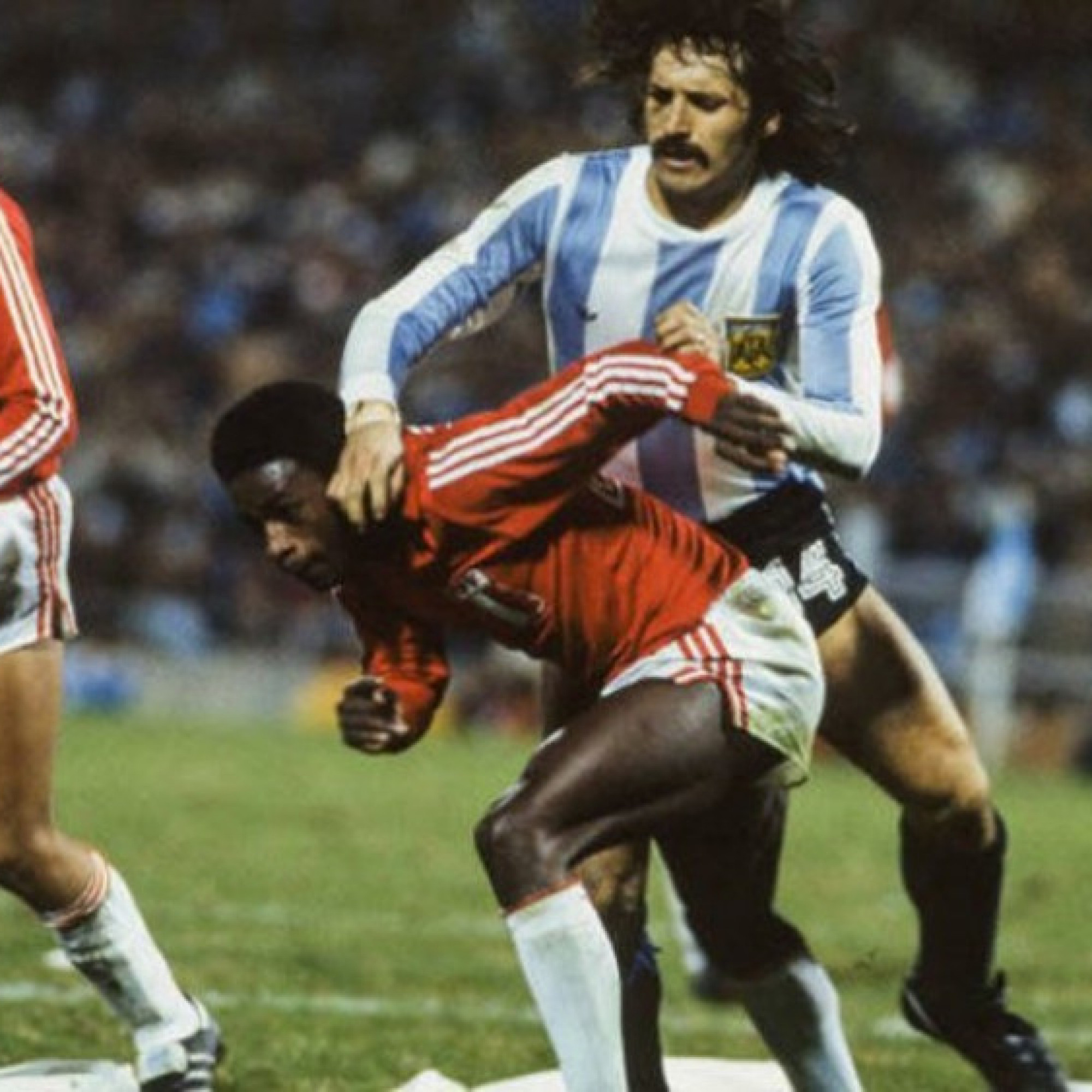  - ĐT Argentina và nghi án "mua độ" đáng ngờ nhất lịch sử World Cup trị giá 35.000 tấn gạo