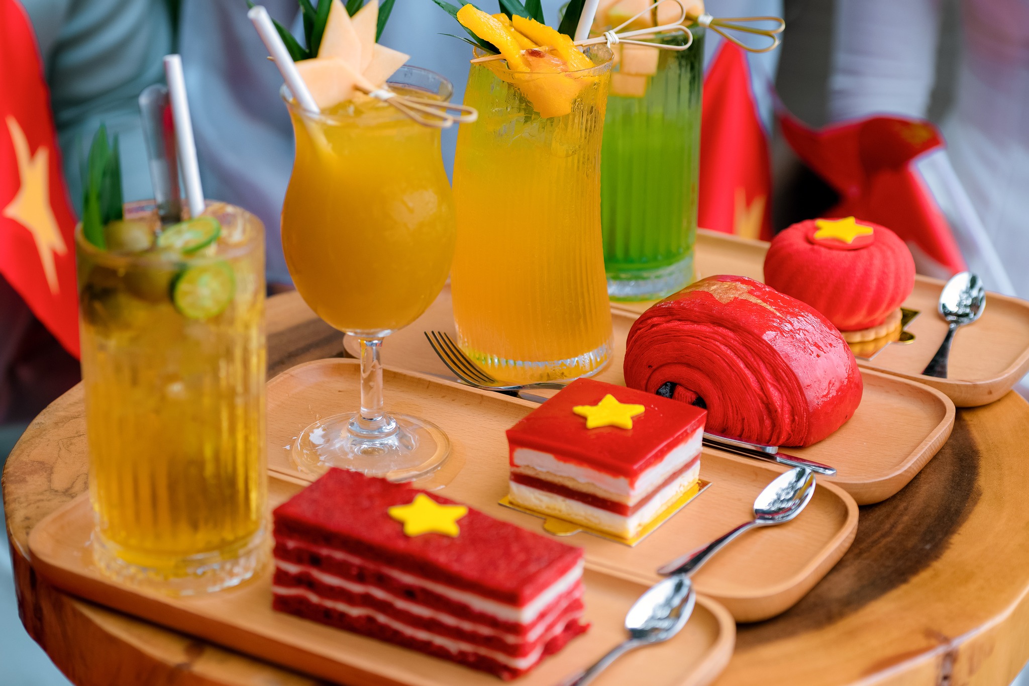 Rực rỡ cờ hoa - Background xịn xò nhất mùa lễ thống nhất non sông - 5