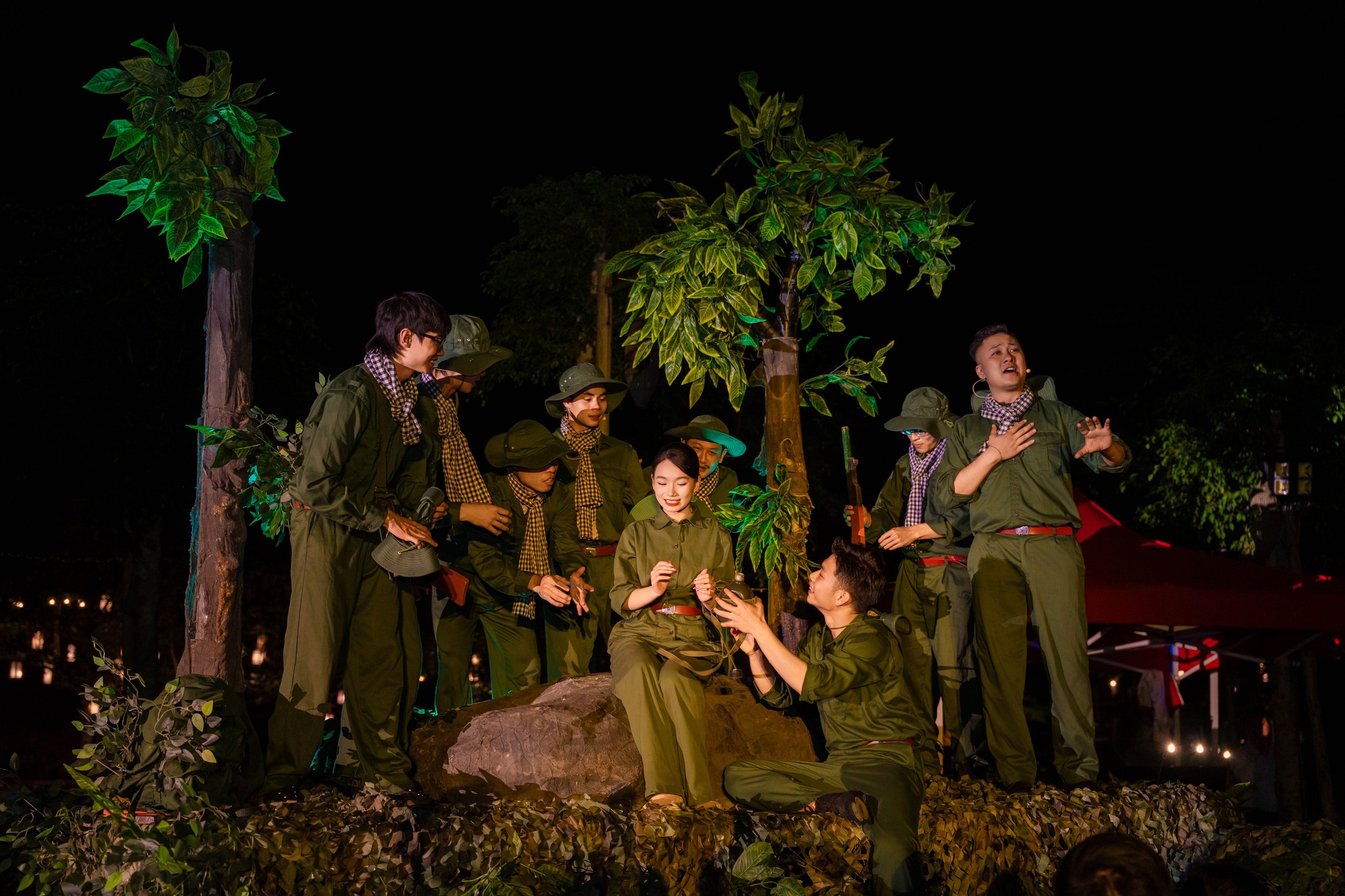 Rực rỡ cờ hoa - Background xịn xò nhất mùa lễ thống nhất non sông - 7