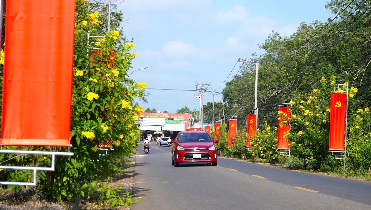 tp.hcm mung dai le 30/4: sac co lan toa tu pho lon den tung con hem nho - 1