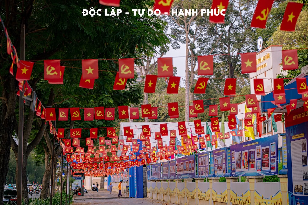 tp.hcm mung dai le 30/4: sac co lan toa tu pho lon den tung con hem nho - 6