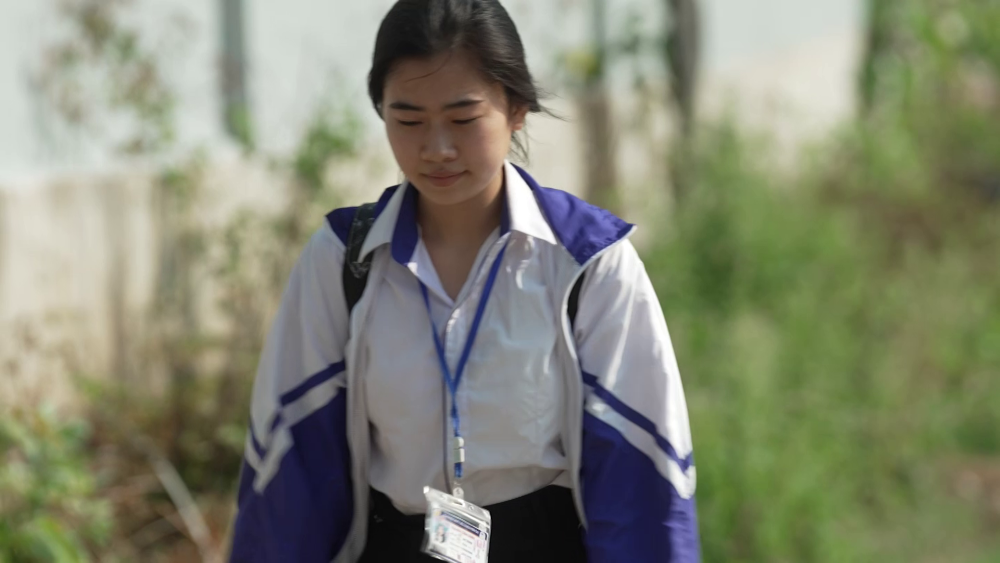 Vợ chồng Cris Phan – Mai Quỳnh Anh đau lòng trước cảnh hai cô bé mồ côi nương tựa nhau trong căn nhà cũ của cha mẹ để lại - 2