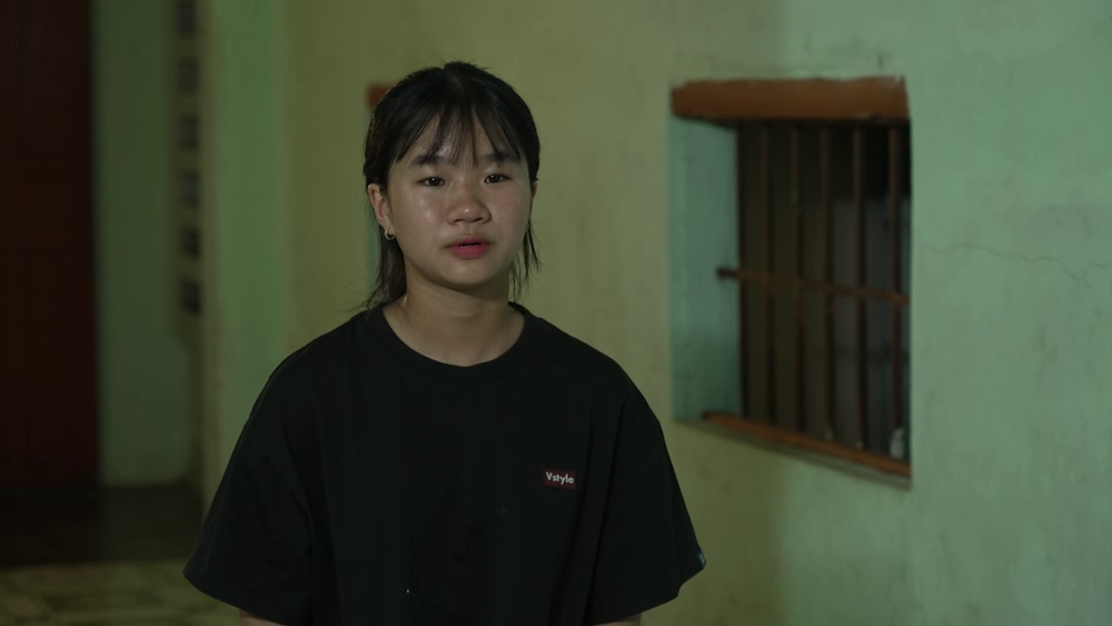Vợ chồng Cris Phan – Mai Quỳnh Anh đau lòng trước cảnh hai cô bé mồ côi nương tựa nhau trong căn nhà cũ của cha mẹ để lại - 6