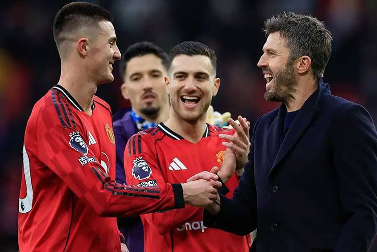 Thêm Sesko ủng hộ Carrick dẫn dắt MU, lộ thời điểm "Quỷ đỏ" bổ nhiệm HLV chính thức - 1