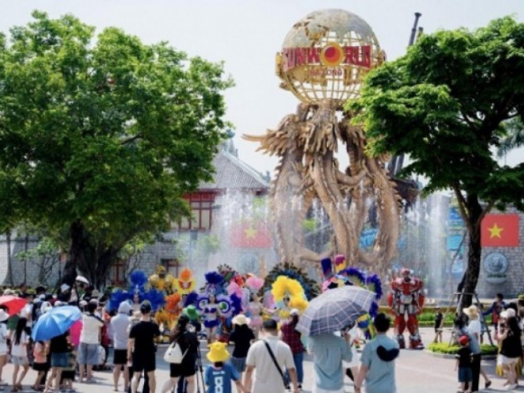 Sun World Hạ Long sôi động ngay từ ngày đầu kỳ nghỉ lễ 30/4