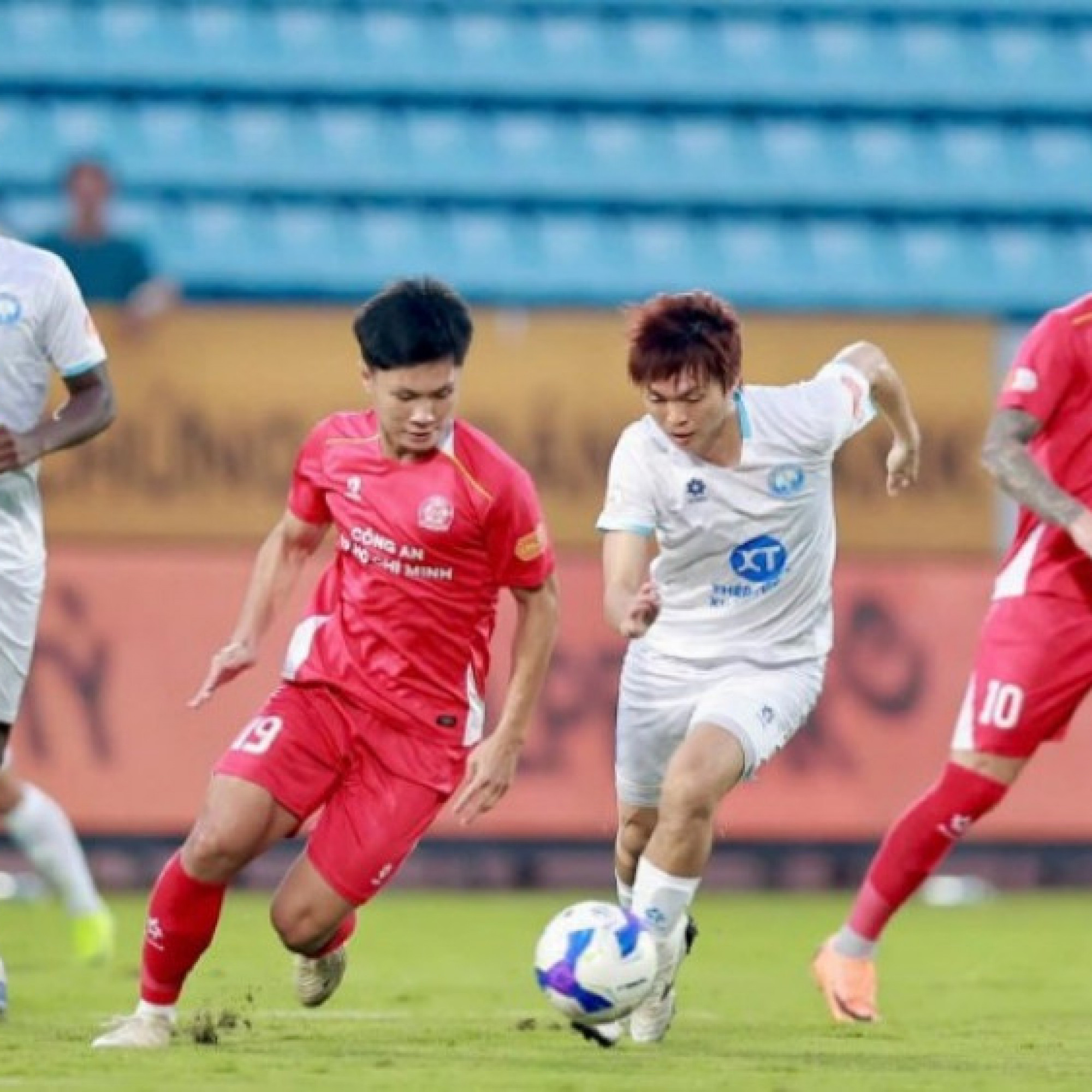  - Trực tiếp bóng đá Nam Định - CA TP.HCM: Tuấn Anh kiến tạo, Brenner ghi bàn (V-League)