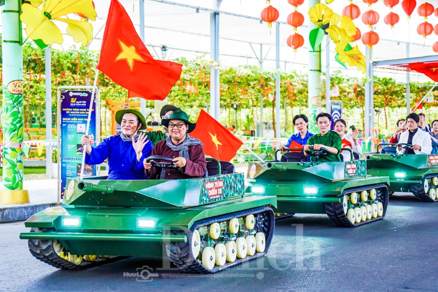 Hút khách nhờ chạm vào cảm xúc, du lịch lịch sử TP.HCM ‘lên ngôi’ trong kỳ nghỉ lễ - 3