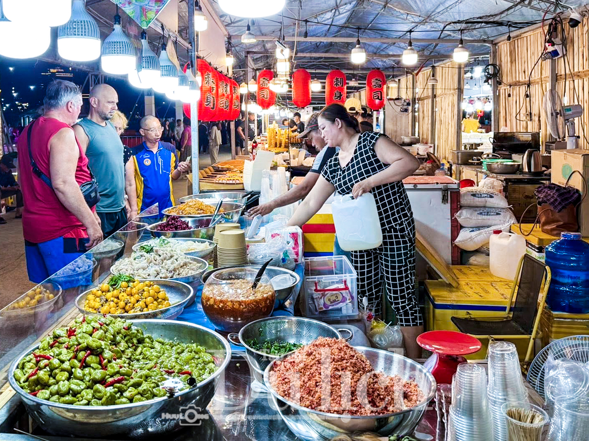 Vũng Tàu đông nghẹt dịp lễ: Cứu 5 người đuối nước, 28 trẻ lạc được tìm thấy - 8