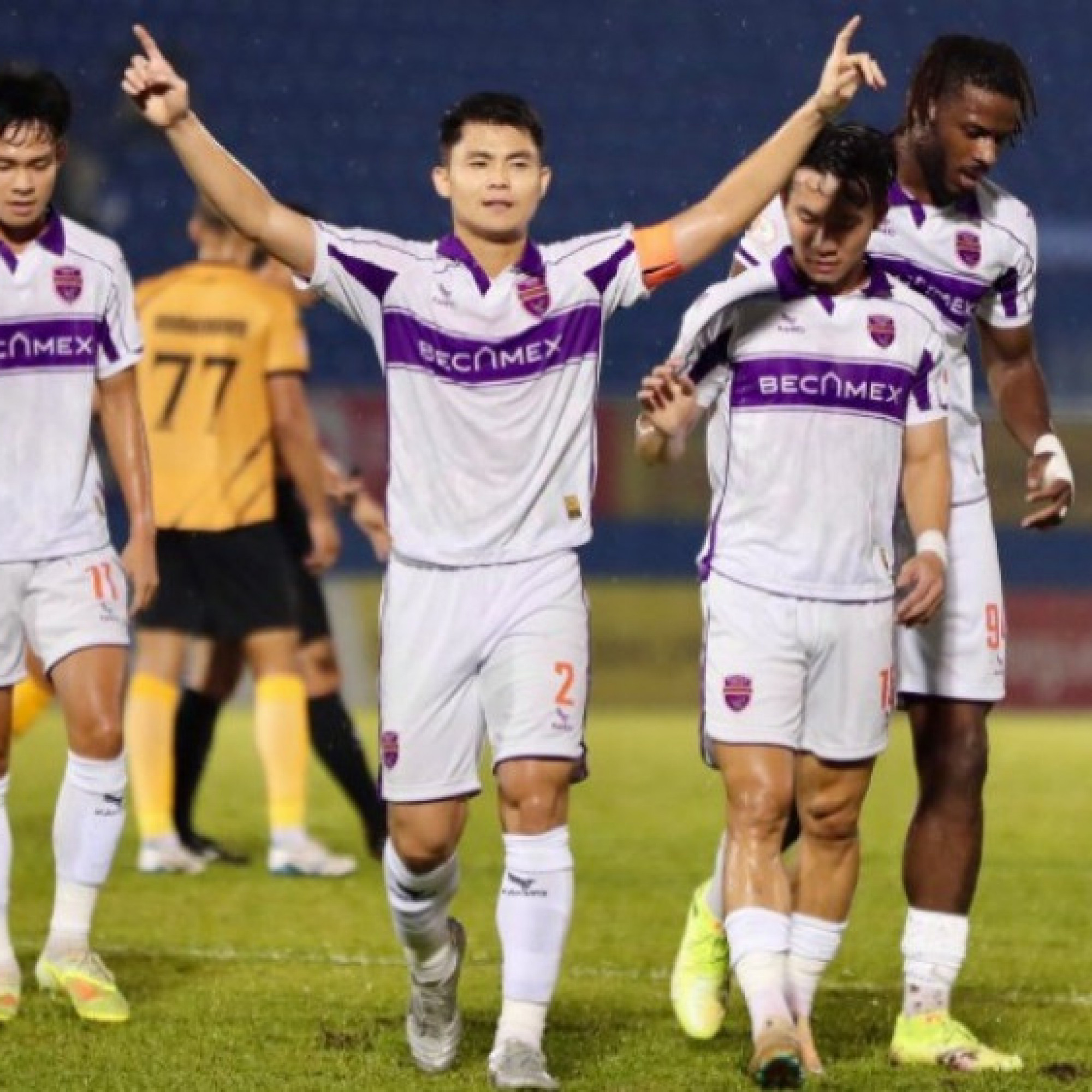  - Video bóng đá Becamex TP.HCM - Thanh Hóa: 1 phút 2 bàn, sao U23 Việt Nam xuất thần (V-League)