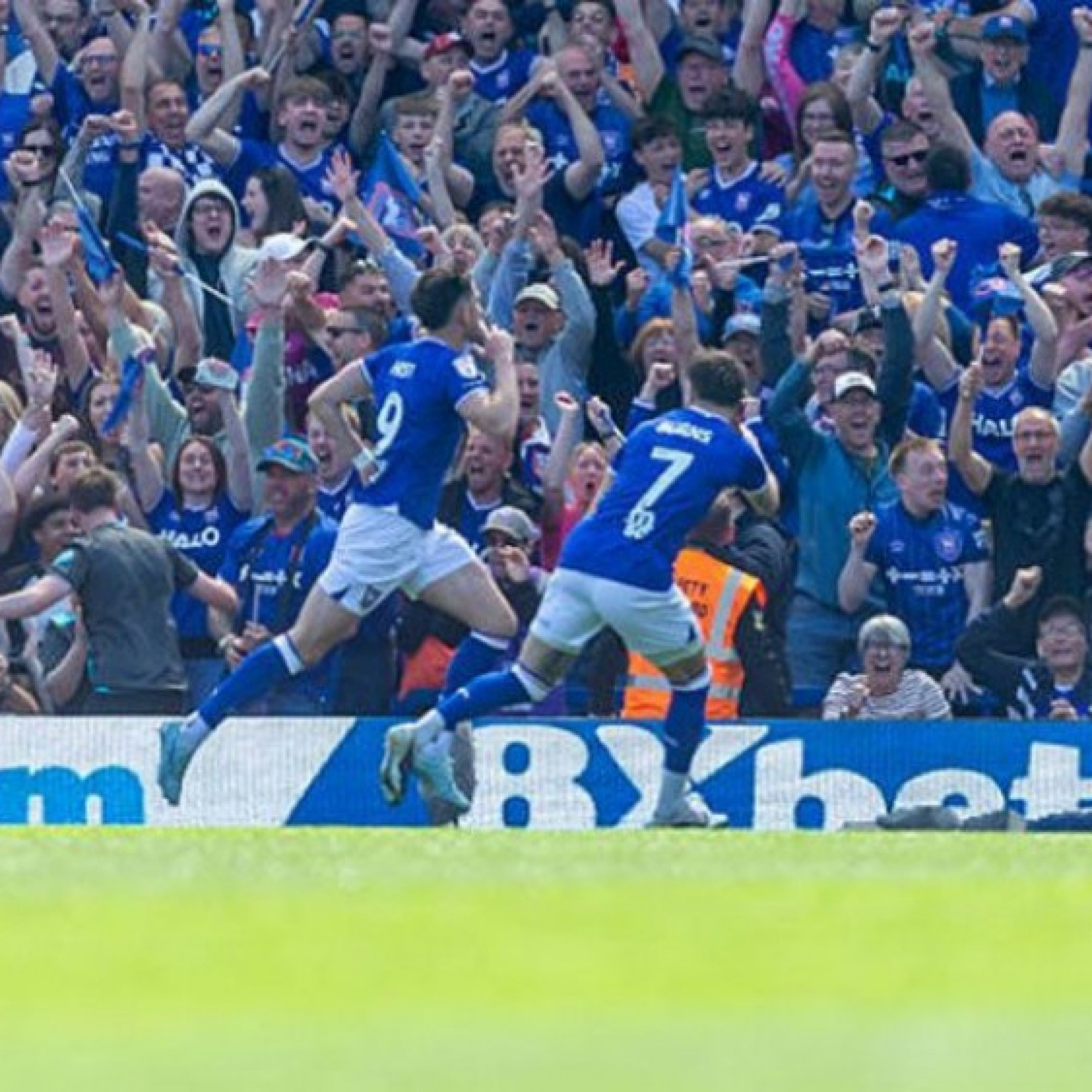  - Ipswich Town đoạt tấm vé thăng hạng Ngoại hạng Anh thứ 2, lộ diện 4 đội tranh vé vớt