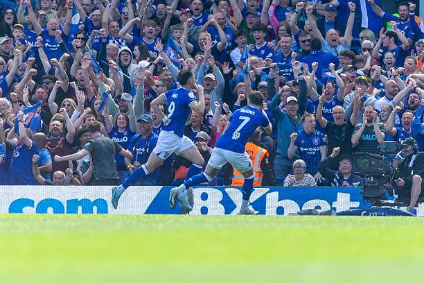 Ipswich Town đoạt tấm vé thăng hạng Ngoại hạng Anh thứ 2, lộ diện 4 đội tranh vé vớt - 1