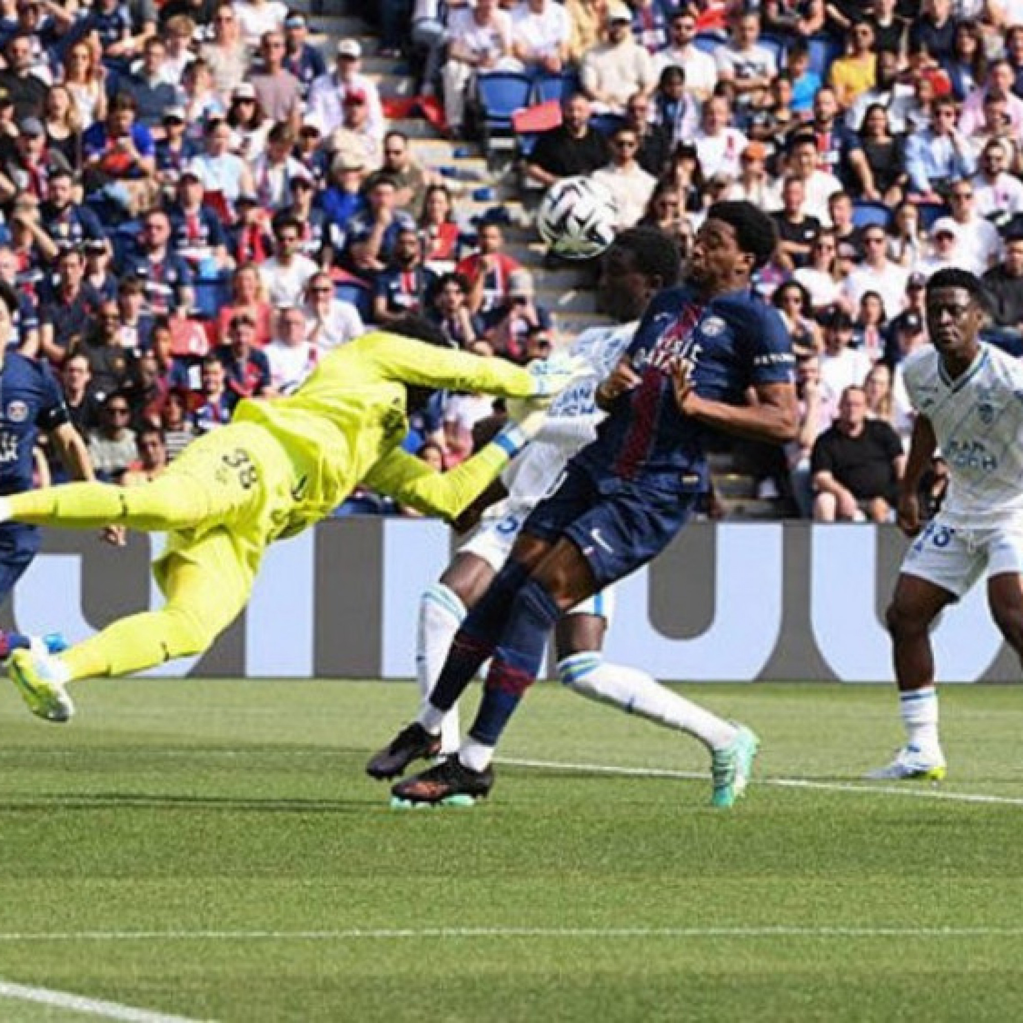  - Video bóng đá PSG - Lorient: VAR bẻ còi phút 90+4, ông lớn chật vật (Ligue 1)