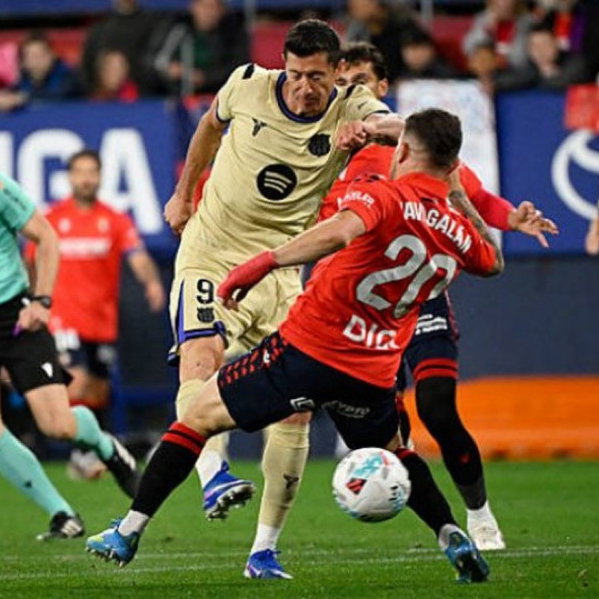 Trực tiếp bóng đá Osasuna - Barcelona: Trụ vững trong 8 phút bù giờ (La Liga) (Hết giờ)