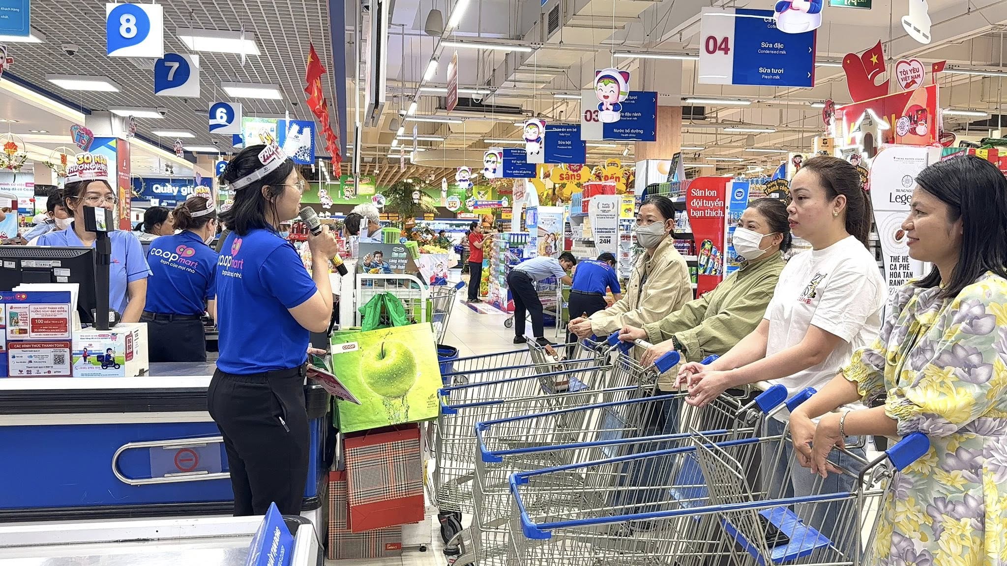 TP.HCM kích cầu du lịch dịp lễ: Mua sắm, lưu trú, giải trí đồng loạt giảm giá - 1