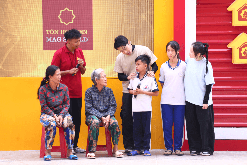 Cris Phan – Mai Quỳnh Anh lăn xả thử thách, cùng Thái Vũ và khán giả trao hơn 250 triệu đồng cho trẻ mồ côi - 3