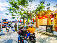 Nhộn nhịp bến phà sang sông, bà con nô nức trẩy hội Kỳ yên