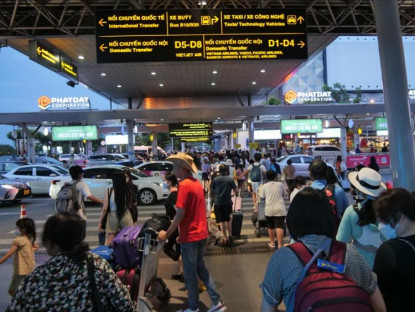  - Hơn 112.000 khách qua Tân Sơn Nhất trong ngày, xu hướng bay lệch ngày rõ nét
