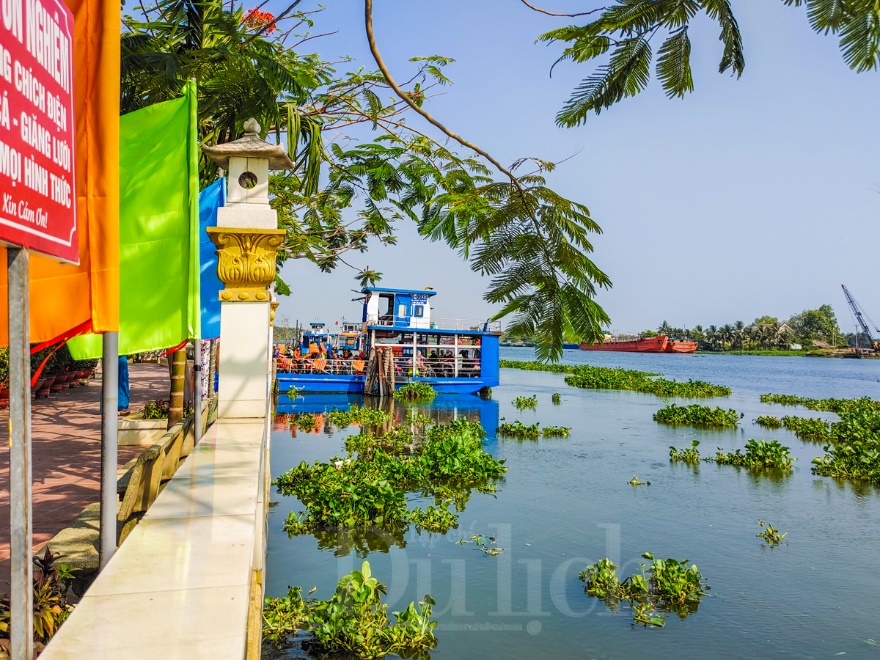 Nhộn nhịp bến phà sang sông, bà con nô nức trẩy hội Kỳ yên - 16
