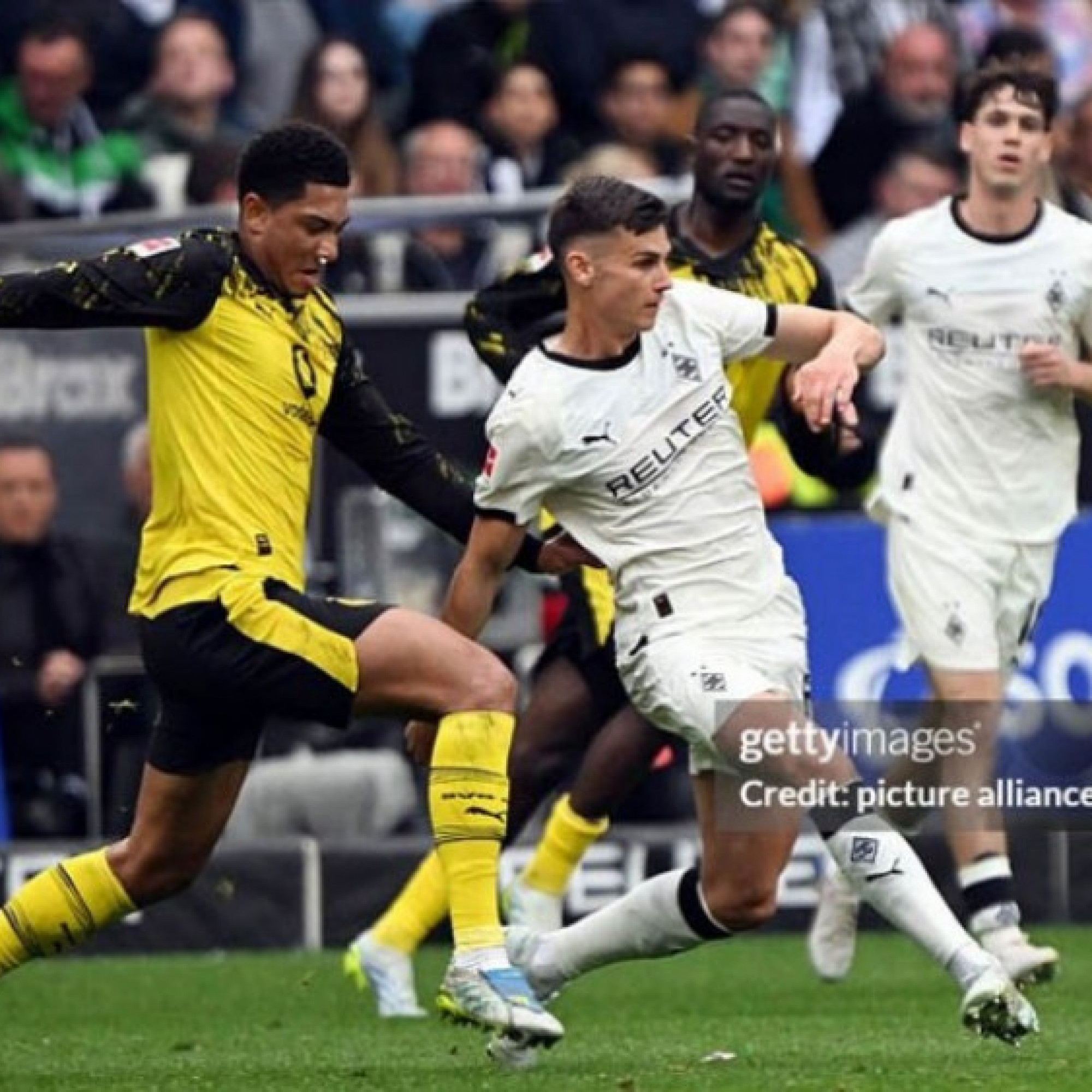  - Video bóng đá Monchengladbach - Dortmund: Phút 88 vỡ òa (Bundesliga)