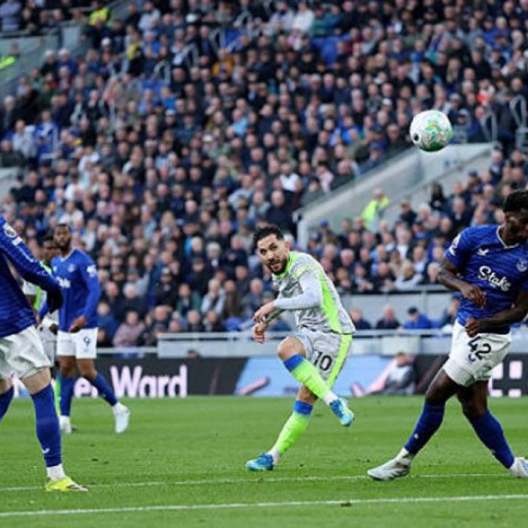  - Video bóng đá Everton - Man City: 11 phút thảm họa, cú cứa lòng cứu cuộc đua vô địch (Ngoại hạng Anh)