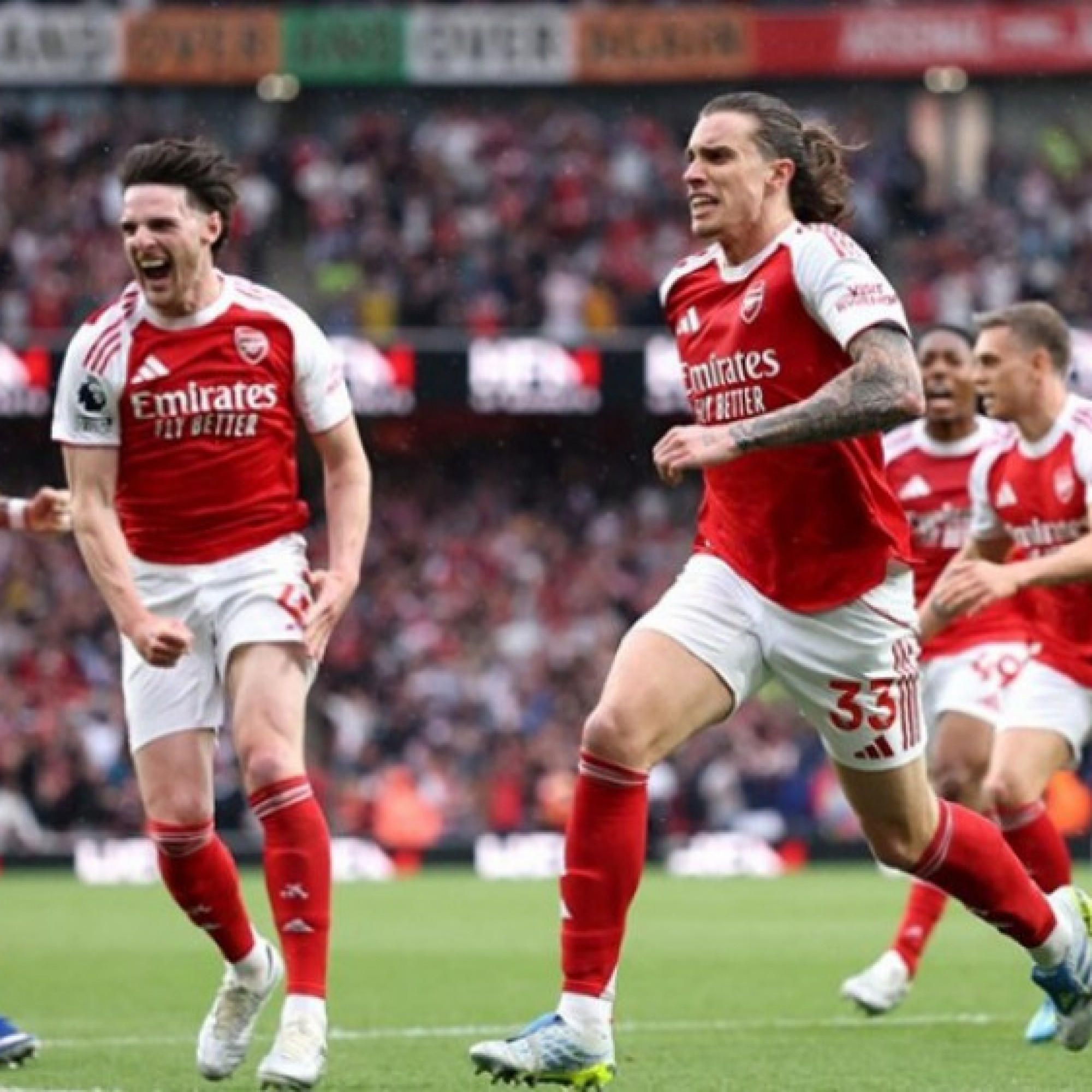  - Kịch bản Arsenal vô địch sớm Ngoại hạng Anh: Giải cơn khát 22 năm, Man City ôm hận