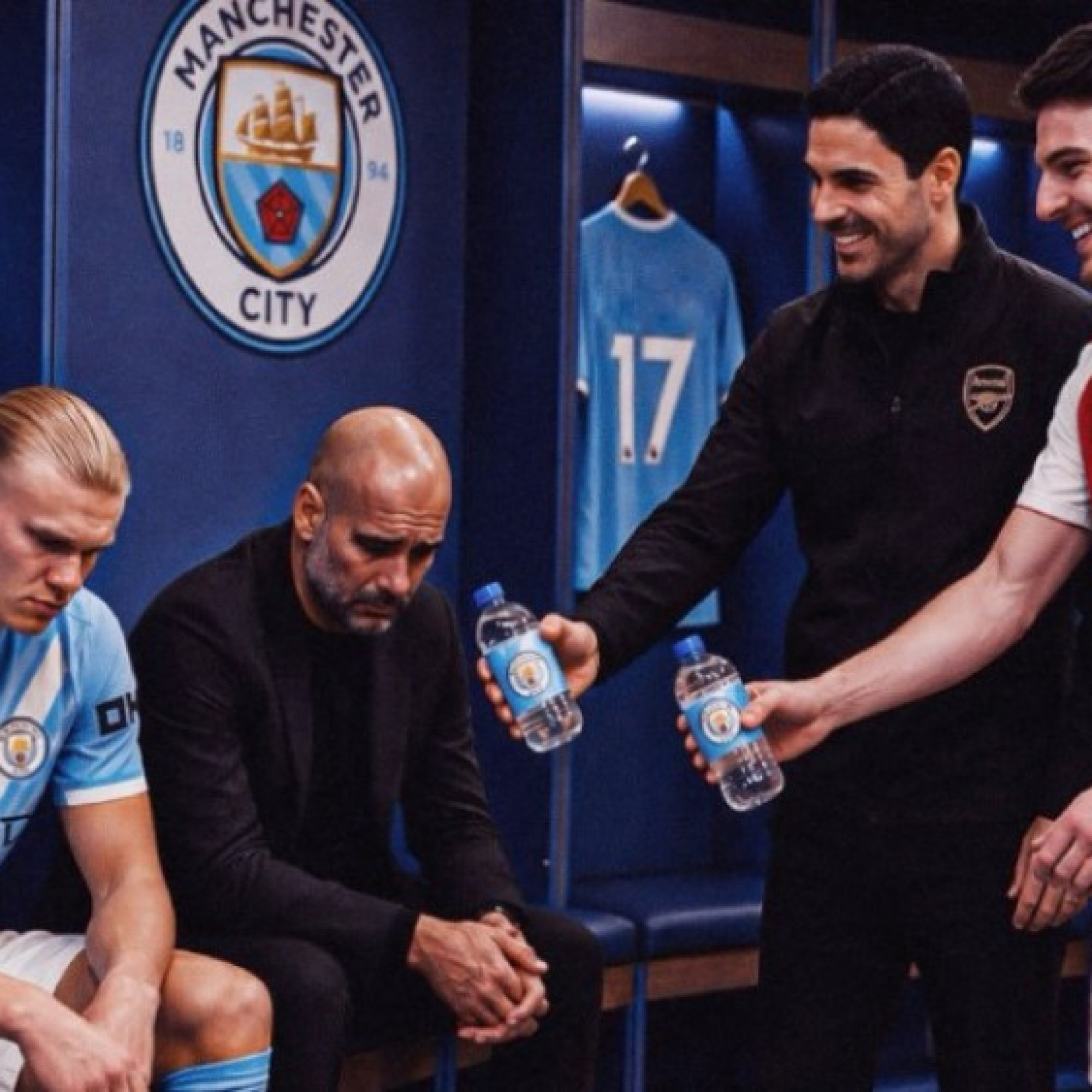  - Arsenal - Man City đua vô địch còn nhiều biến số, Bayern - PSG lo vì hàng thủ (Clip 1 phút)
