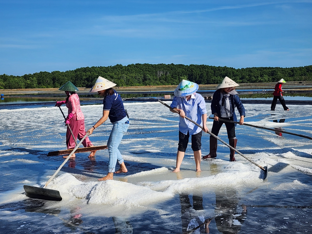 Từ trung chuyển đến trải nghiệm, TP.HCM trong làn sóng du lịch “đi ít nhưng sâu” - 3
