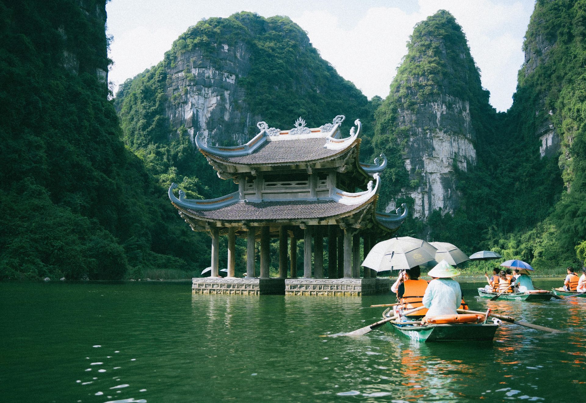 du lịch ninh binh bùng nỏ, dan dau cả nuóc nho chien luoc du lich di san - 1
