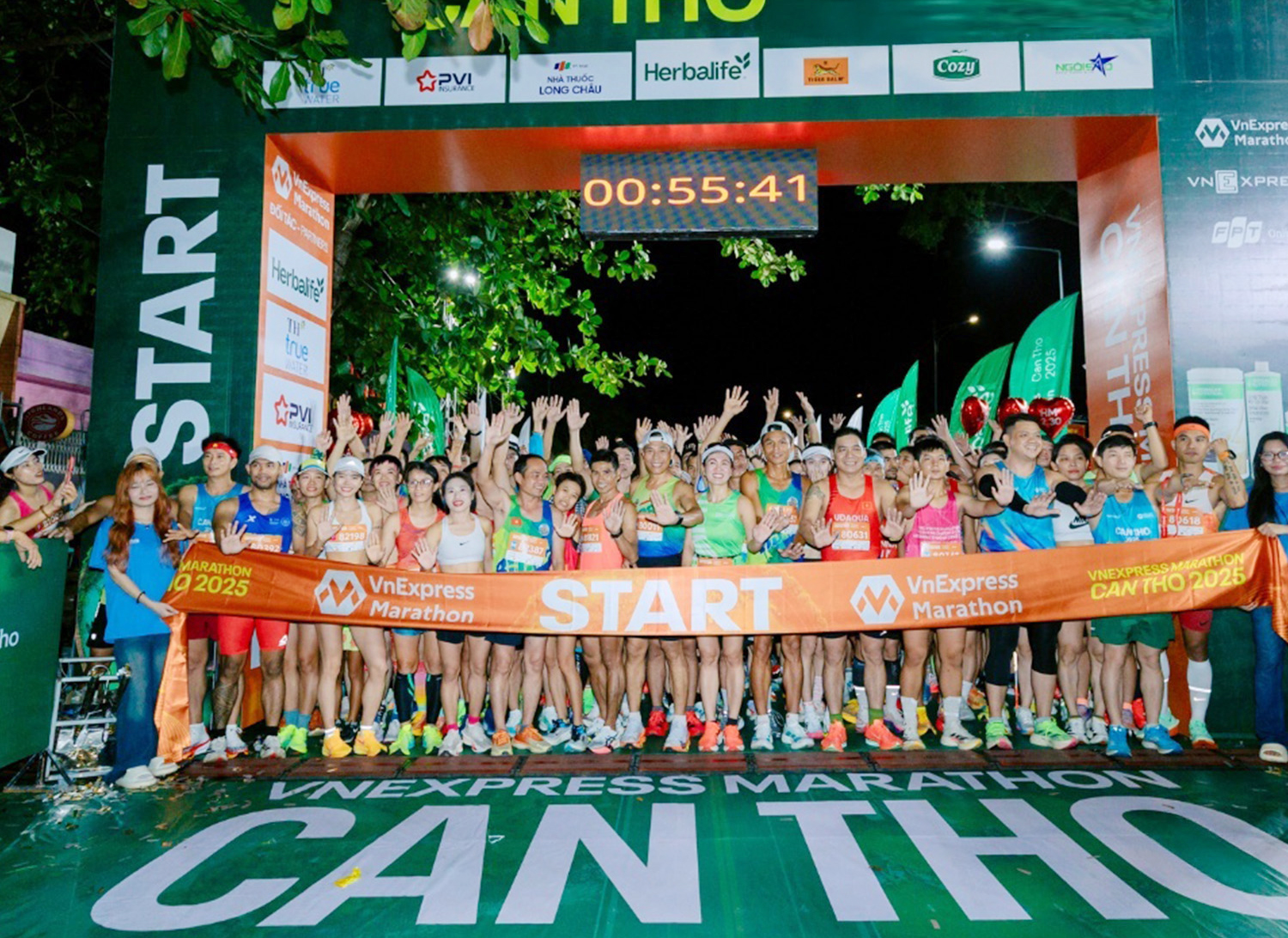 Hơn 10 nghìn người tham gia Giải chạy VnExpress Marathon Can Tho 2026 - 1