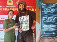 Người dân Lâm Đồng trao trả tài sản cho du khách bị đánh rơi