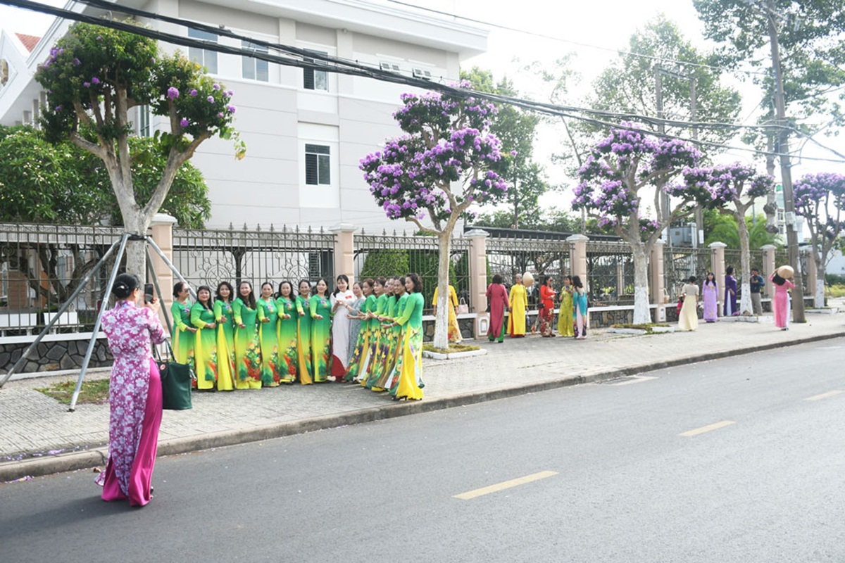 Sắc tím bằng lăng làm say lòng phố thị miền Tây - 6