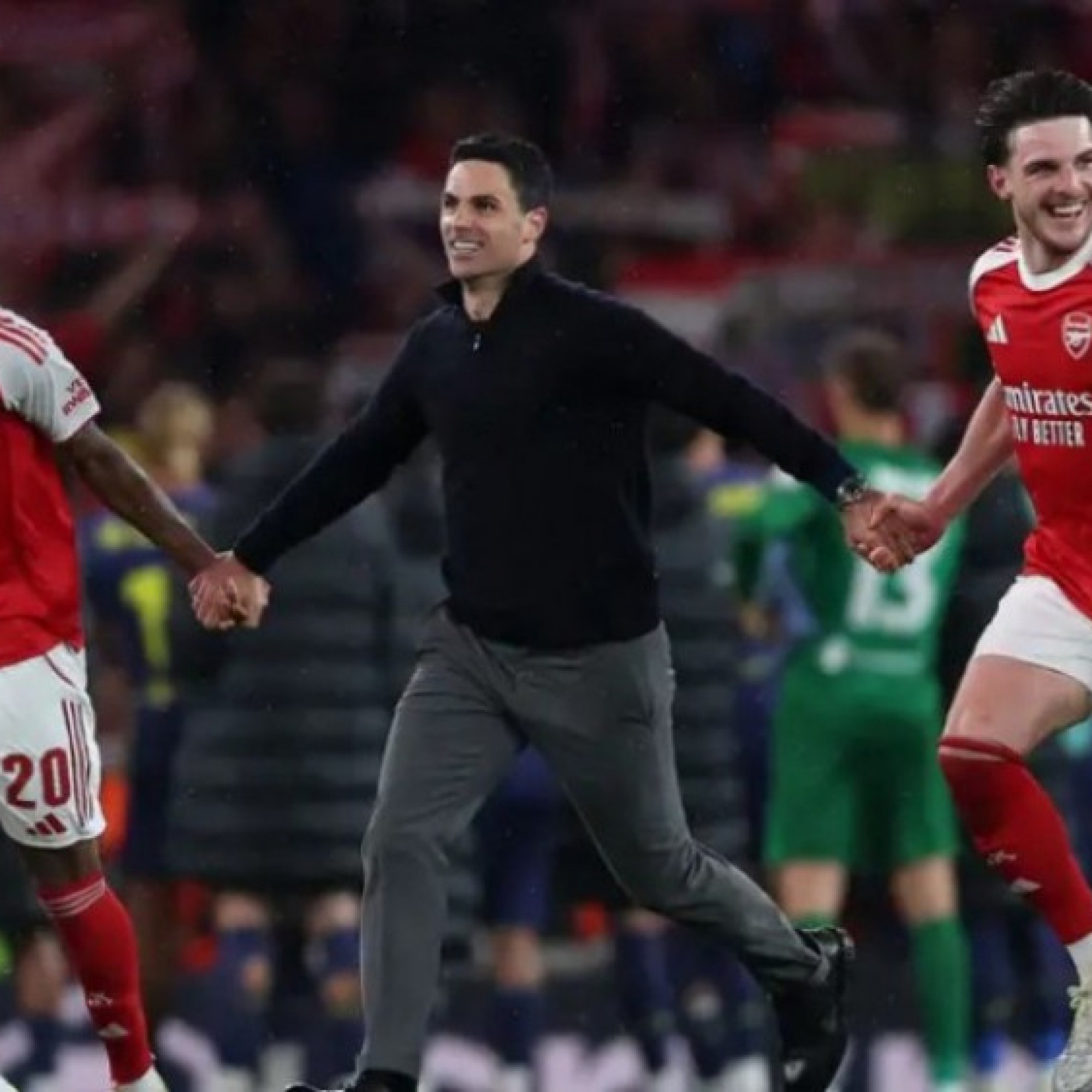  - Arsenal lên kế hoạch diễu hành rước cúp, trận thắng Atletico bị tố "có mùi"