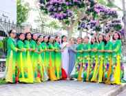 Sắc tím bằng lăng làm say lòng phố thị miền Tây