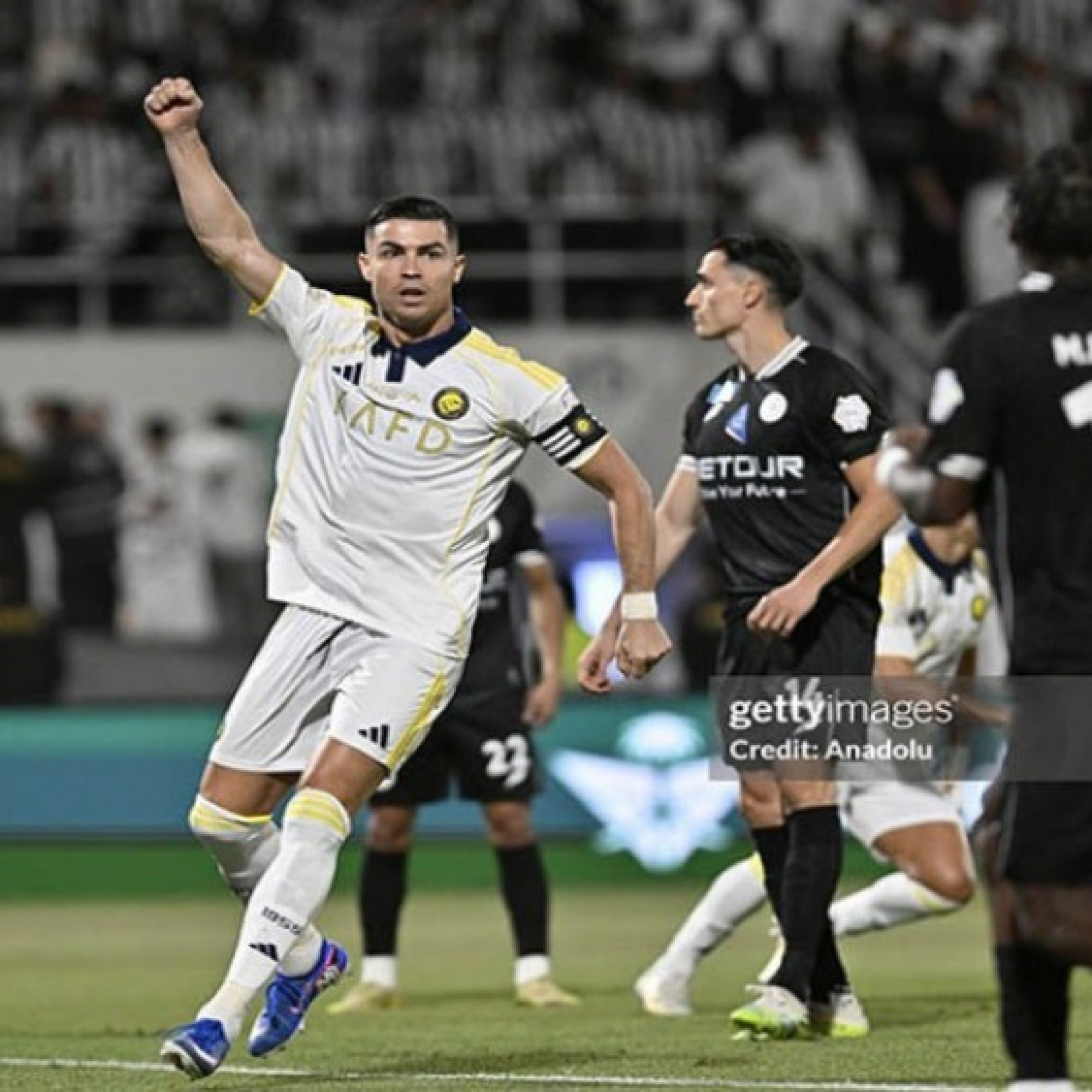  - Ronaldo cán mốc 971 bàn, Al Nassr áp sát ngai vàng Saudi League & Cúp C2 châu Á