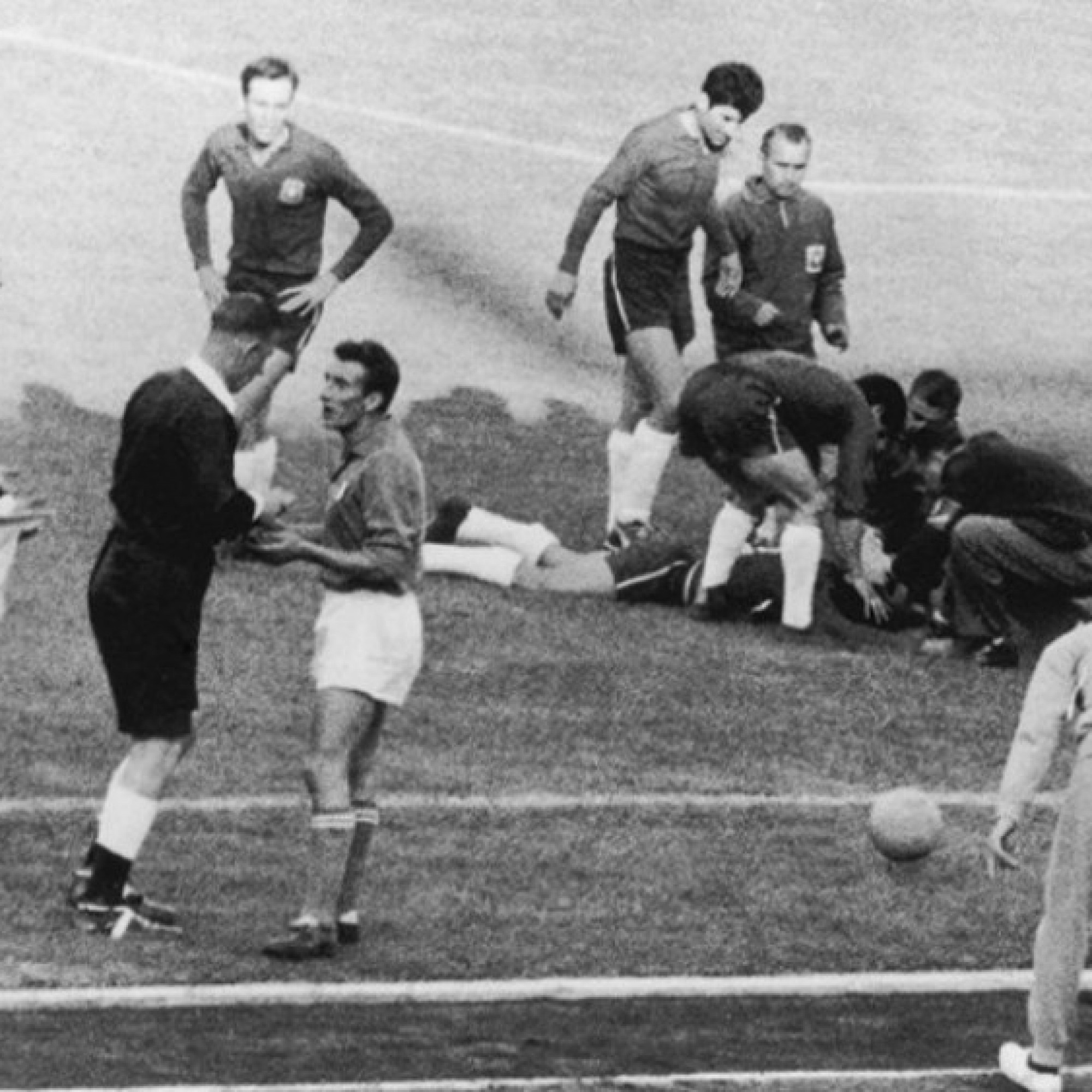  - Chile - Italia không đá bóng mà đấm nhau, trận đấu bạo lực nhất lịch sử World Cup