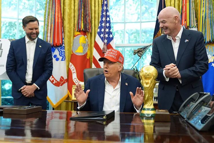 Tin mới nhất bóng đá sáng 8/5: Tổng thống Trump cũng nghĩ giá vé World Cup quá đắt - 1