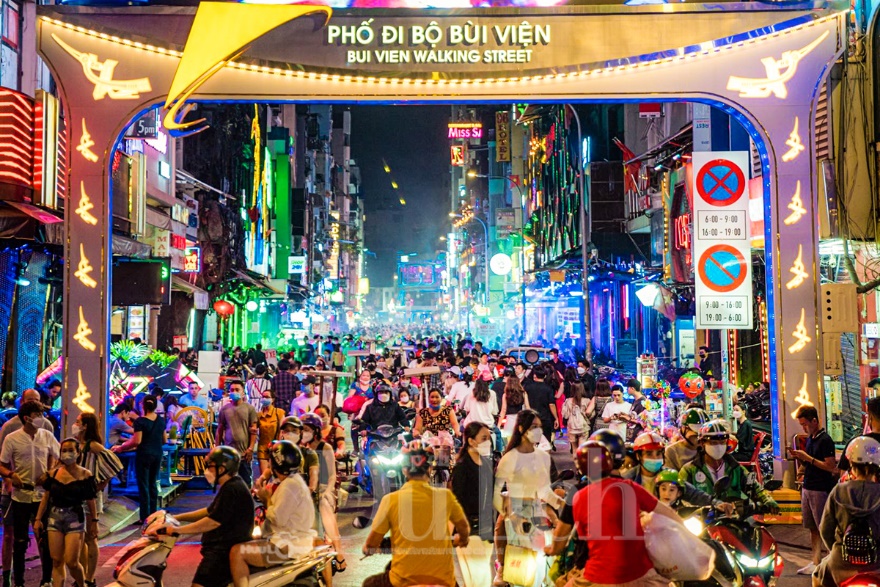 Tăng tốc kinh tế đêm, mở lối thành phố không ngủ hút khách quốc tế - 10