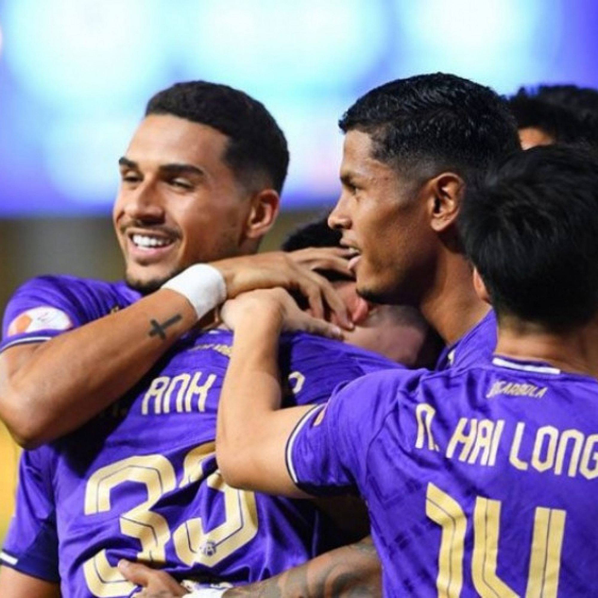  - Trực tiếp bóng đá Thanh Hóa - Hà Nội: Cánh cửa đi Cúp C2 còn mở (V-League)