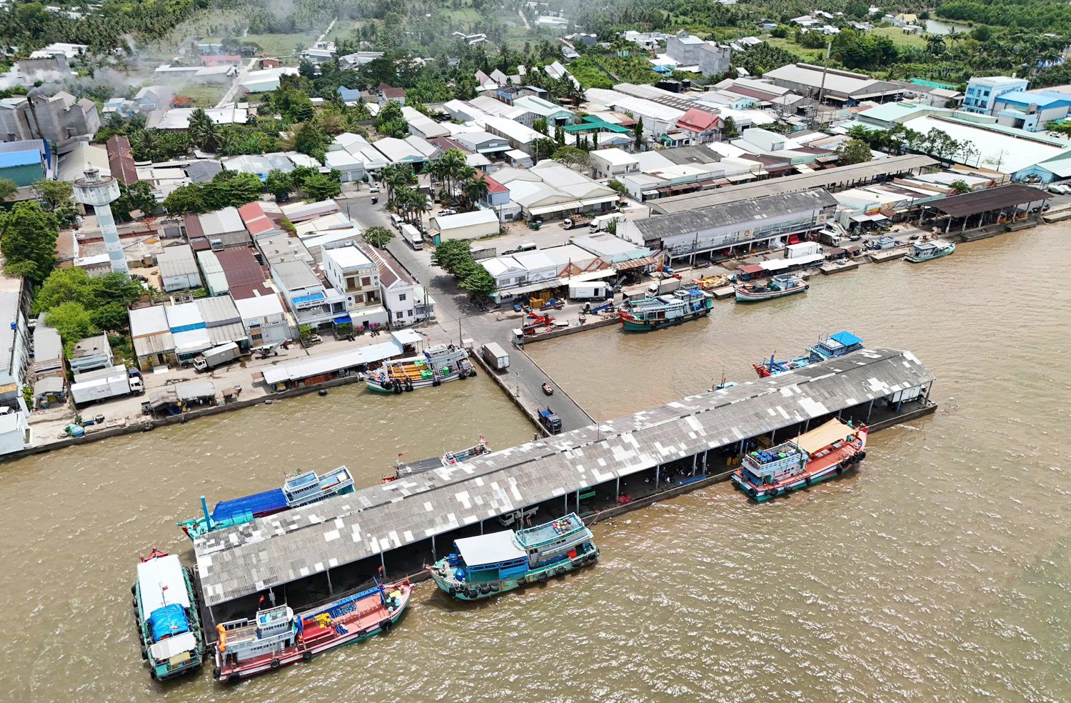 Bộ trưởng Bộ Nông nghiệp và Môi trường viếng Lăng Ông Nam Hải ở cửa biển Trần Đề - 10