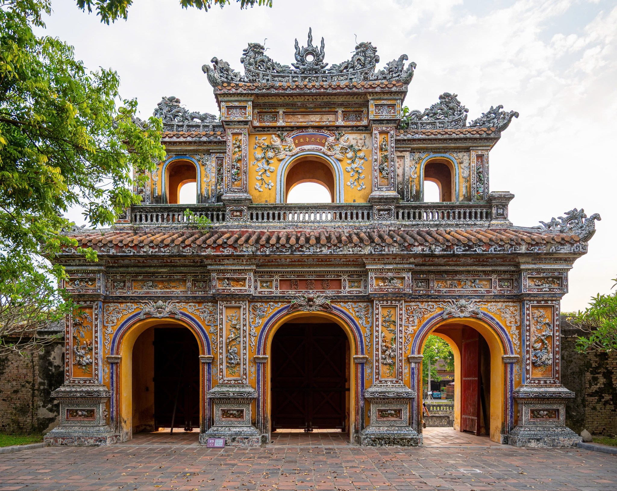 Những mảnh ghép sành sứ cổ kể chuyện lịch sử ở kinh thành xưa - 3