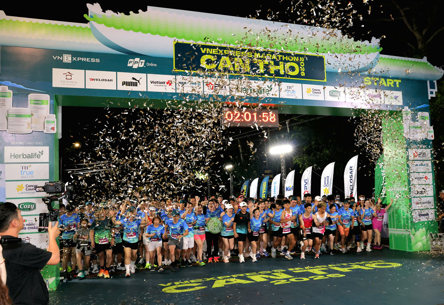 Lãnh đạo thành phố Cần Thơ chạy marathon cùng hàng nghìn runner - 1