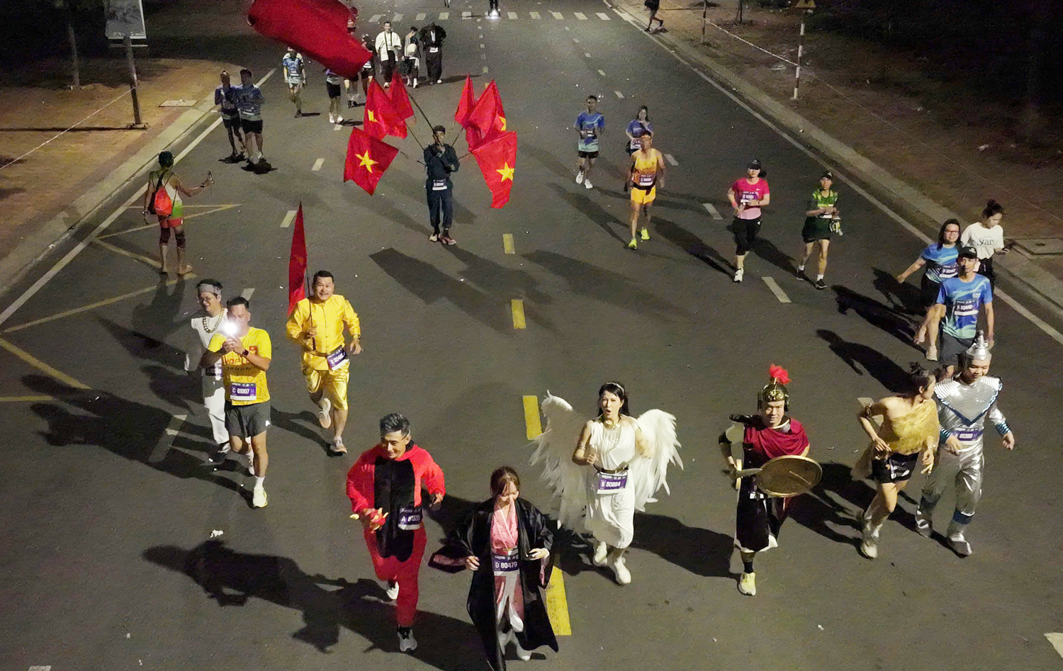 Lãnh đạo thành phố Cần Thơ chạy marathon cùng hàng nghìn runner - 16