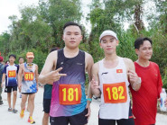 Hơn nghìn người chạy bộ xuyên rừng U Minh