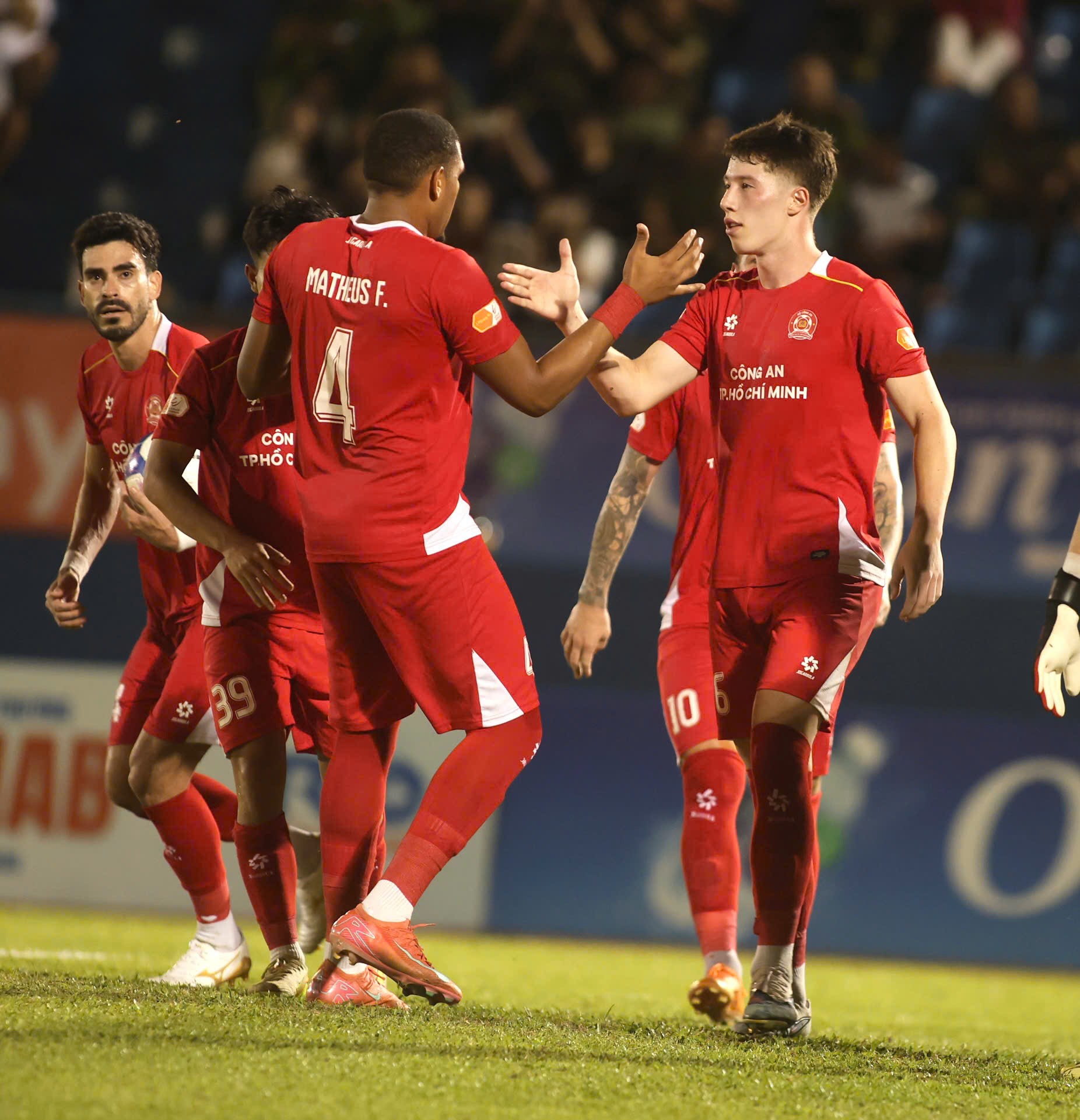 Video bóng đá Công an TP.HCM - SLNA: Phút bùng nổ của Tiến Linh, ngược dòng đẳng cấp (V-League) - 1