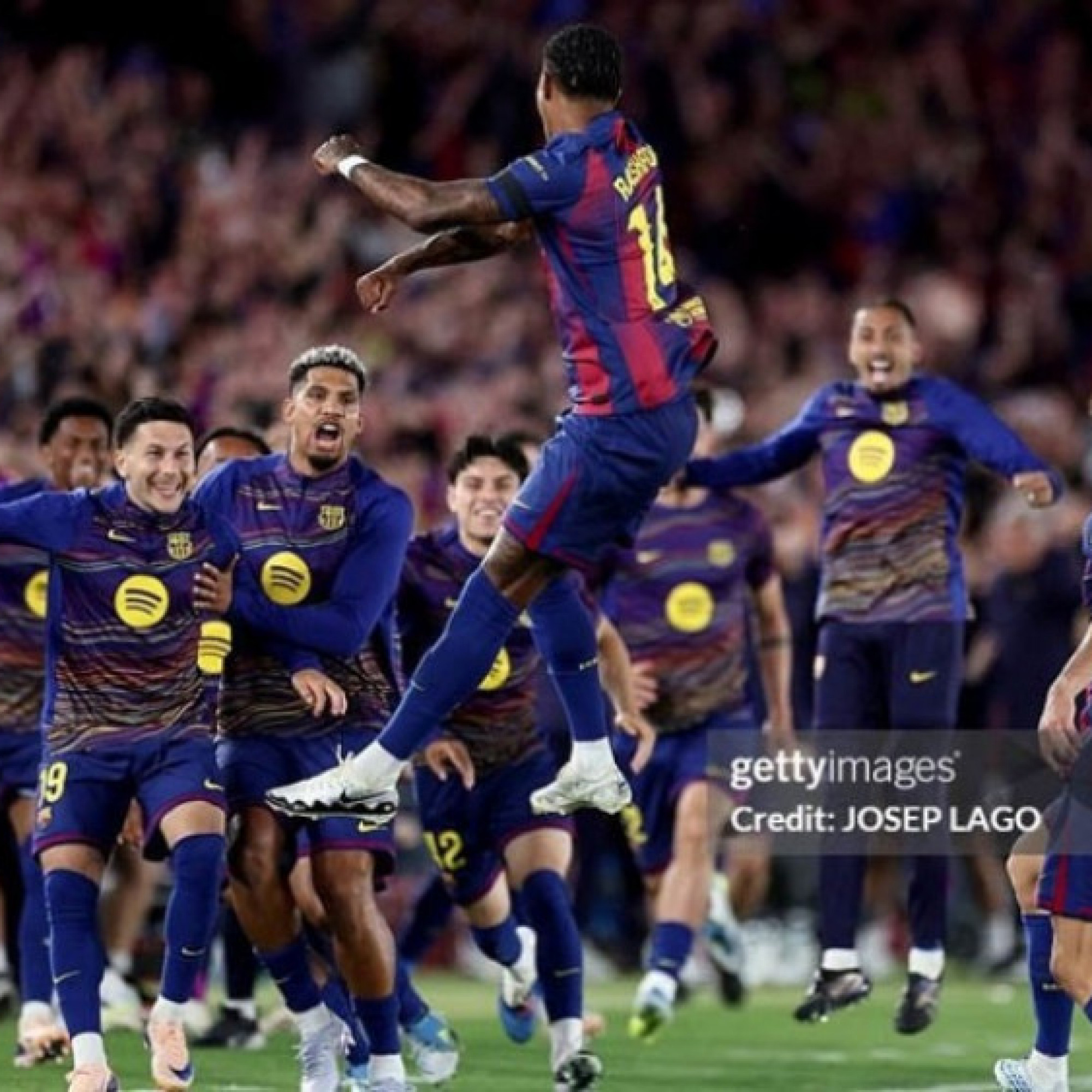  - Chùm ảnh Barcelona đăng quang sớm La Liga